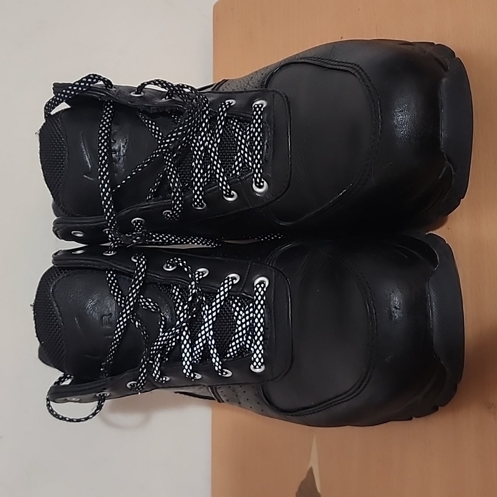 Nike ACG GOADOME HIKING BOOTS 20TH ANNIVERSARY EDITION SIZE 10 BLACK.